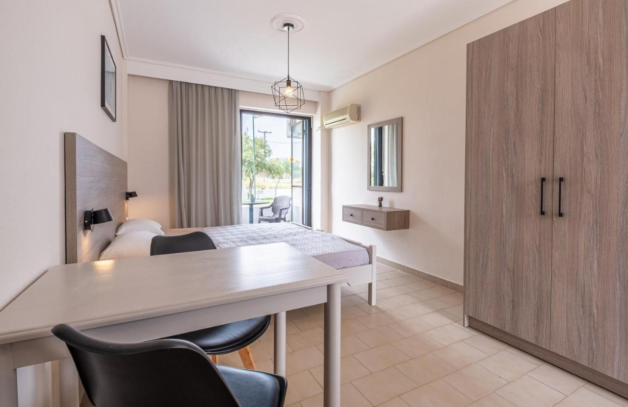 Anthia Apartments マルマリ エクステリア 写真