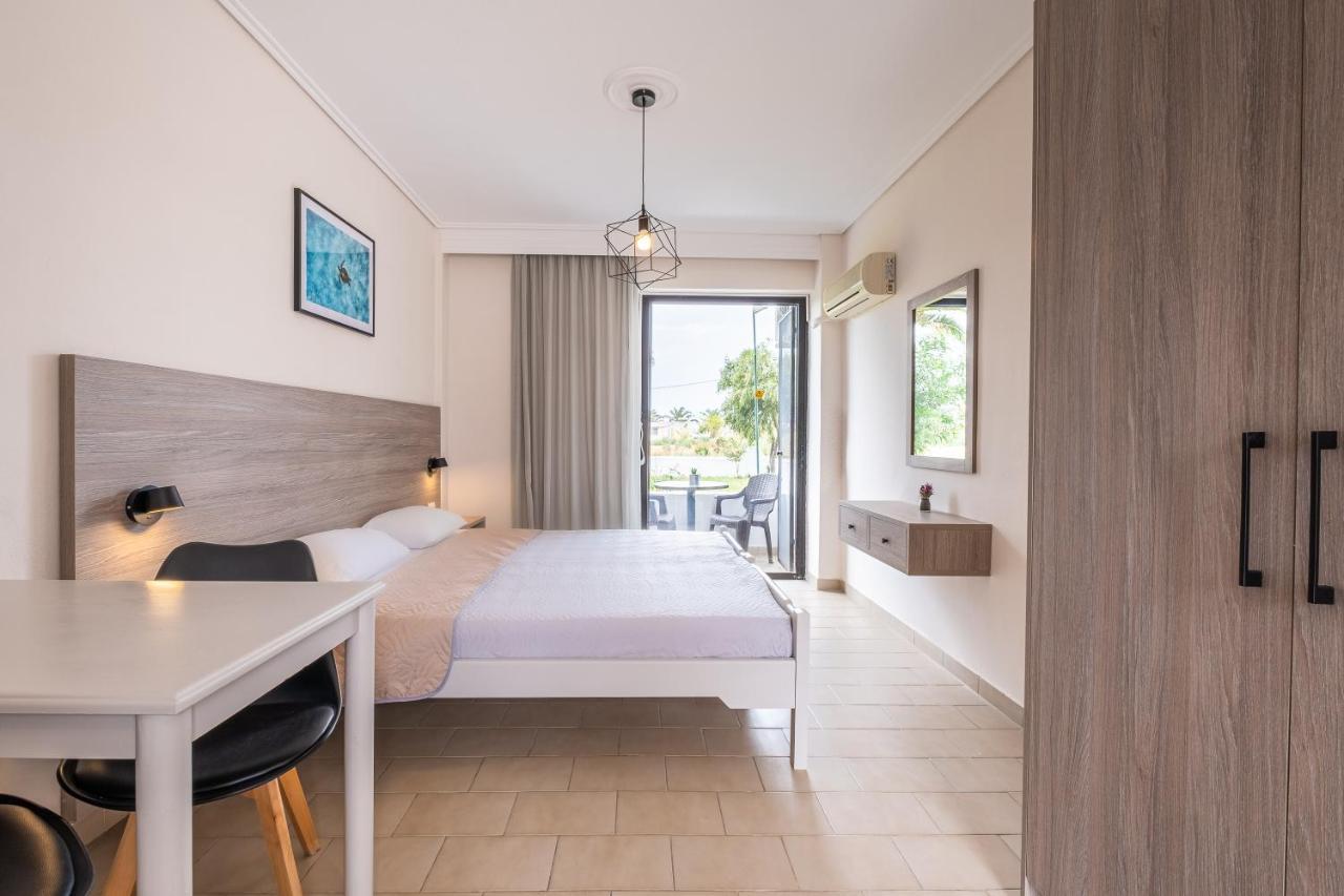 Anthia Apartments マルマリ エクステリア 写真