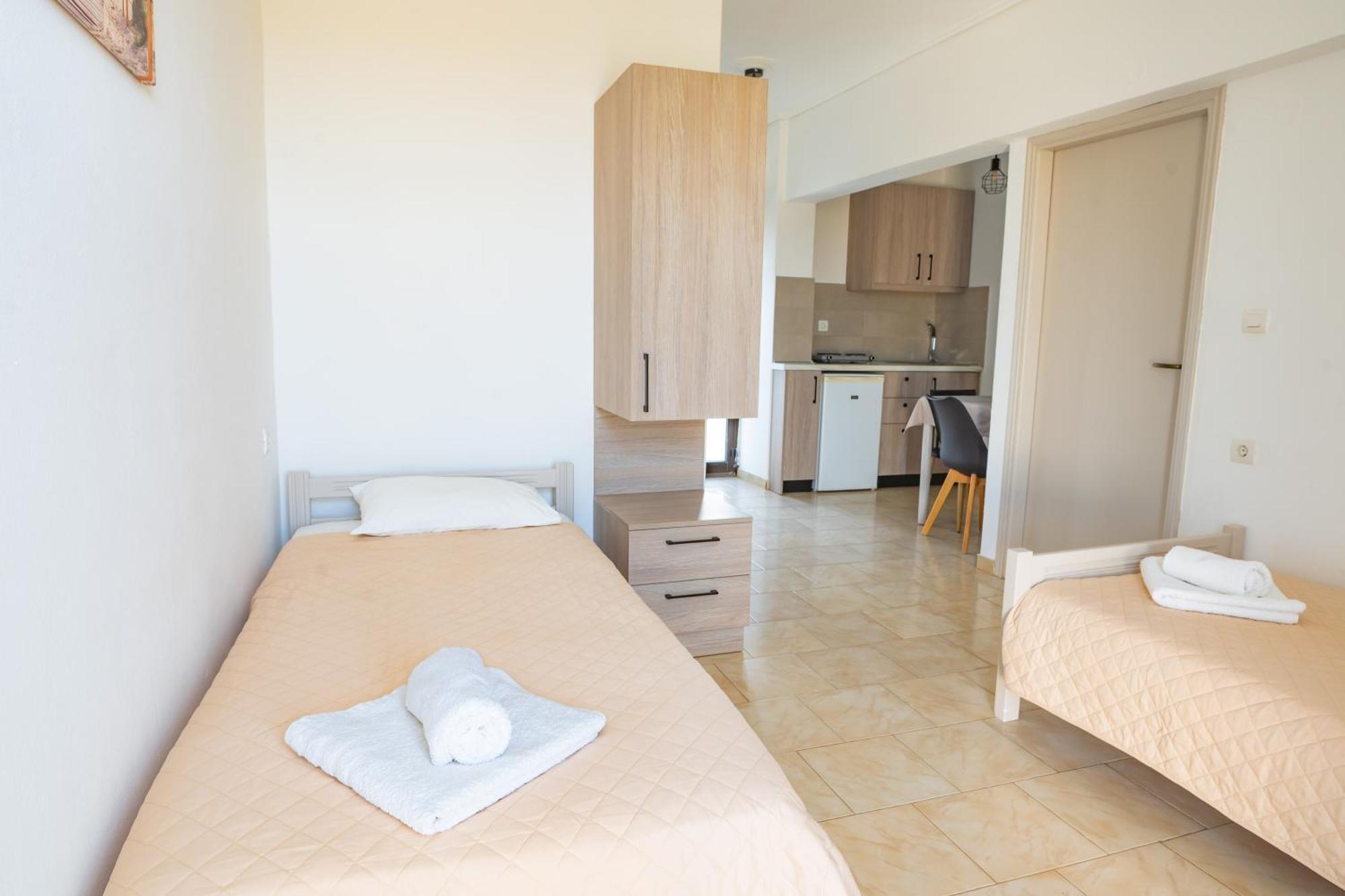 Anthia Apartments マルマリ エクステリア 写真